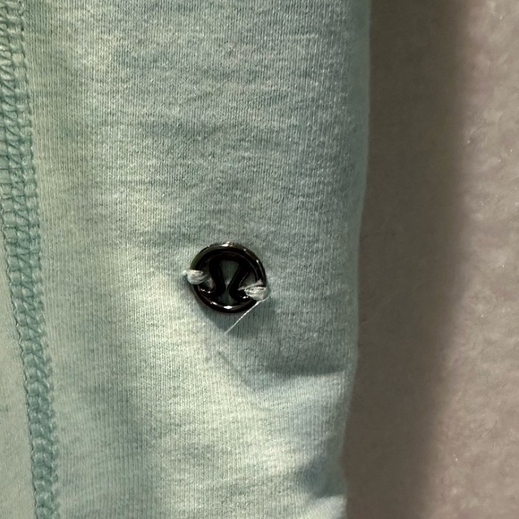 Lululemon All Good Tranquil Blue White Pullover Hoodie Sweatshirt Size 10 EUC - Picture 9 of 10